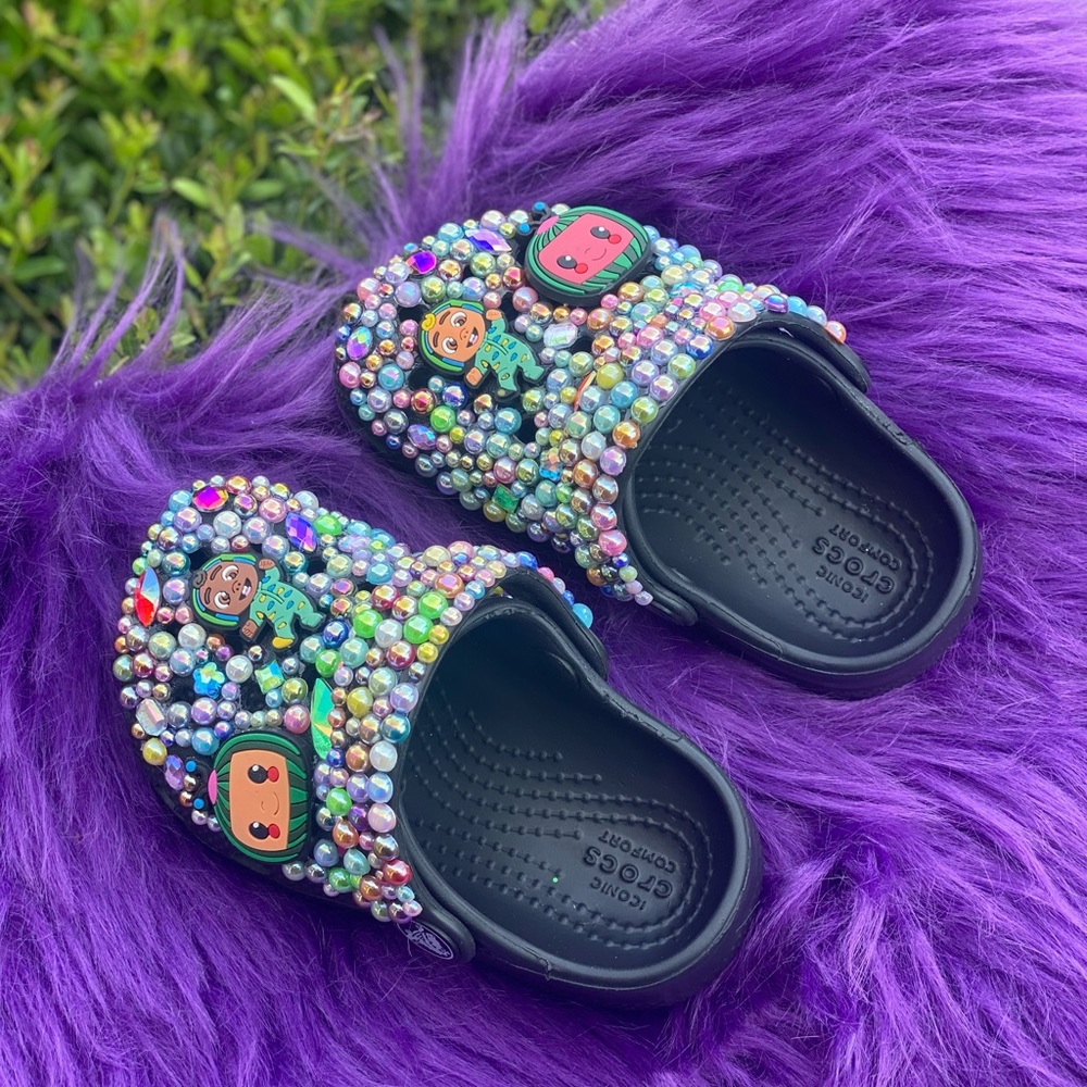 Custom crocs 🔥🔥